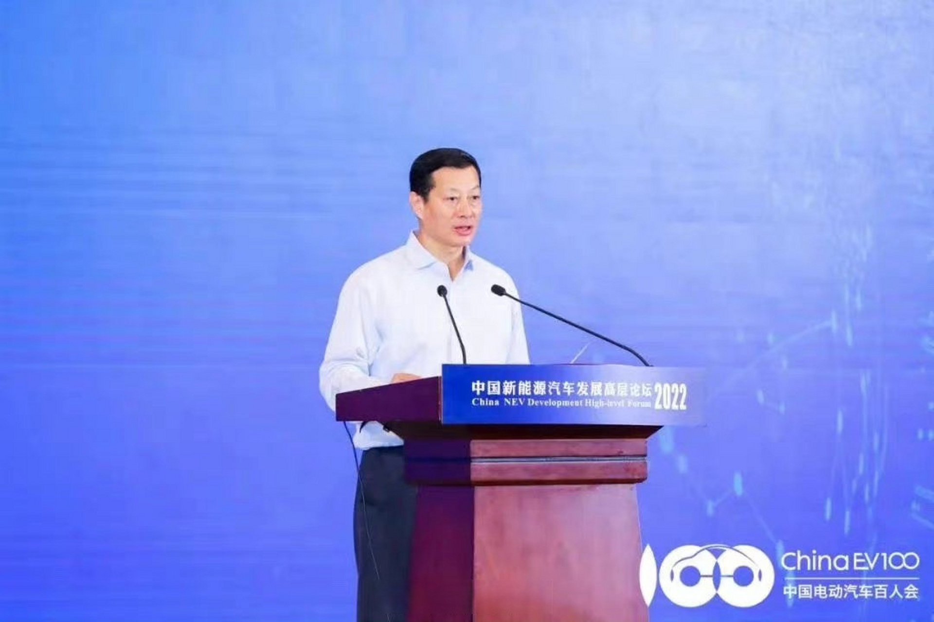 竺延风的油电重构，混动技术的升维之战与汽车工业的中国解法