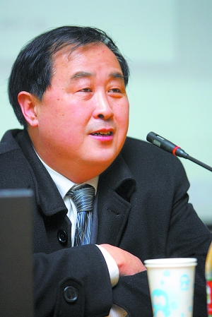 陈淮的硬核浪漫，一位不讨好时代的老派财经学者