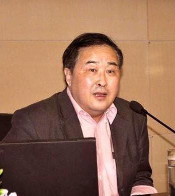 陈淮，站在时代断层上的清醒者
