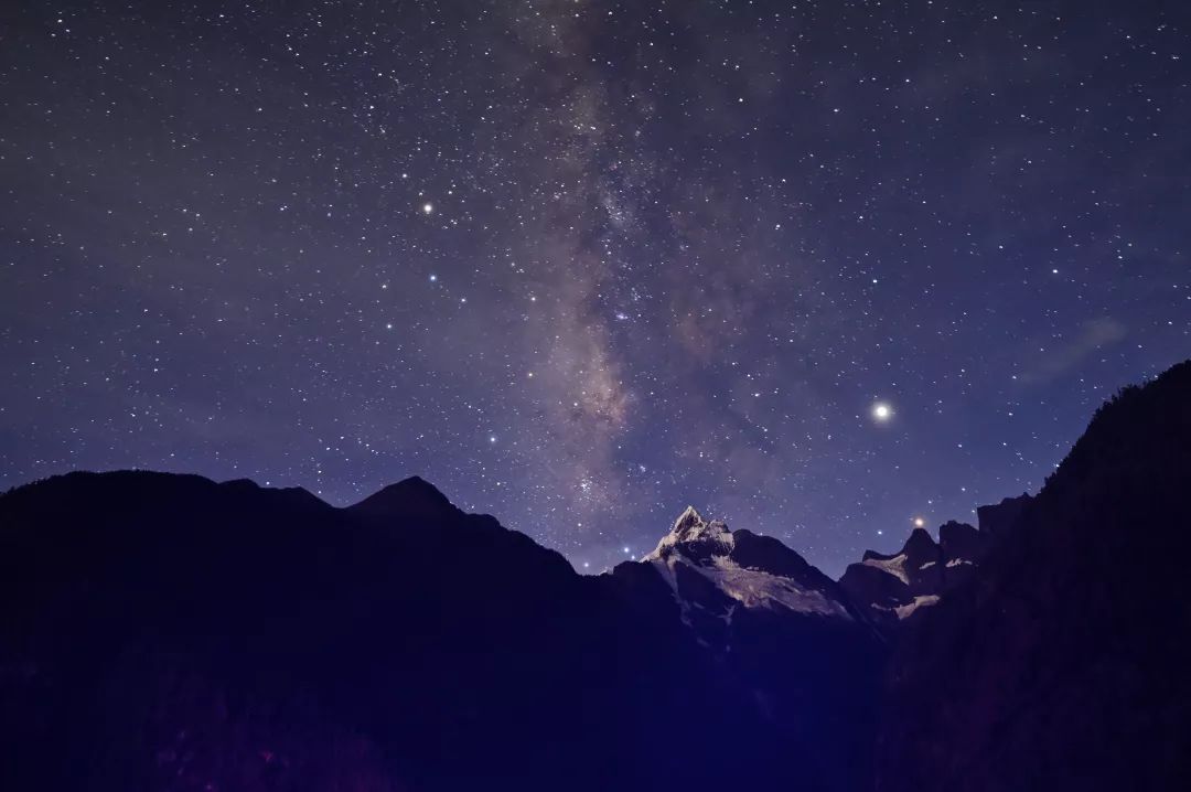 在无人抵达处，铺就属于自己的星河