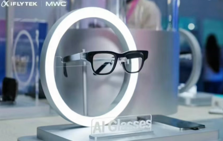 LEDoS再进一步，AR眼镜的iPhone时刻会在2026年到来吗？