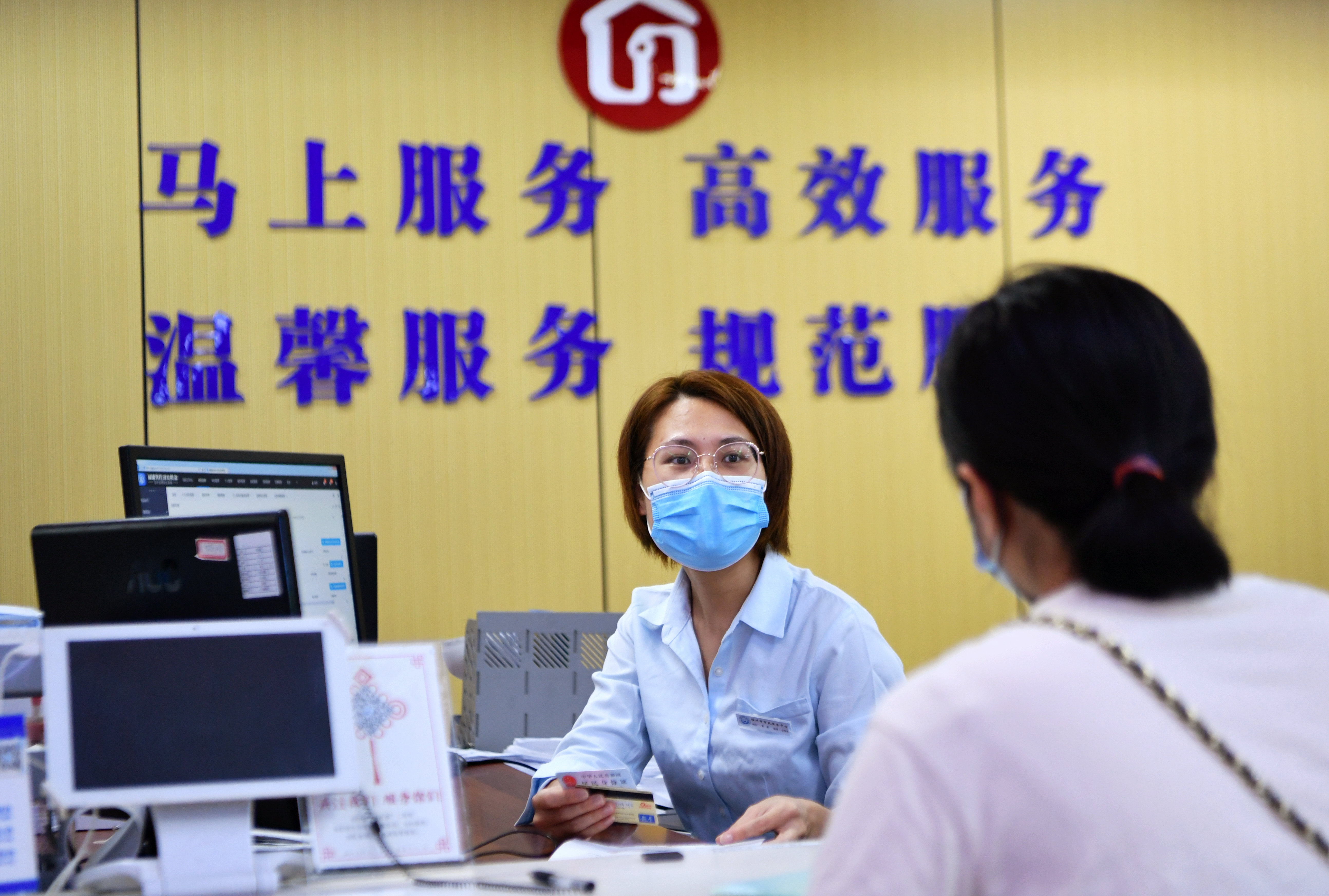 从国办窗口，读懂中国治理的精度与温度