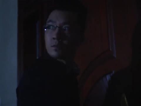 刀锋下的凝视