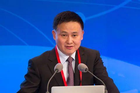 潘功胜，金融棋局中的稳健落子者