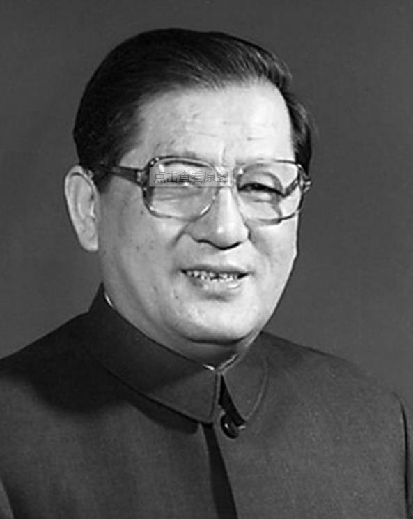 以四个细节洞察时局，以四个抓手贯彻精神—论政治局会议精神的深层意涵