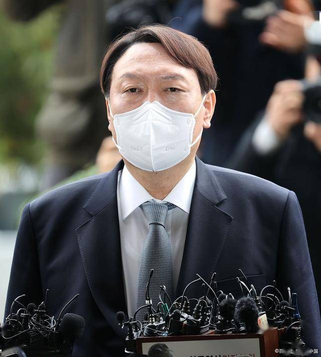 追加起诉尹锡悦,韩国宪政秩序的破窗时刻与风暴前夜 追加起诉尹锡悦,韩国宪政秩序的破窗时刻与风暴前夜