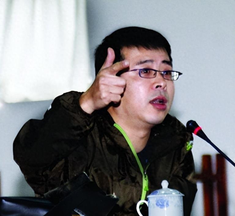 增诉滥用职权罪，权力失范下的法律回应