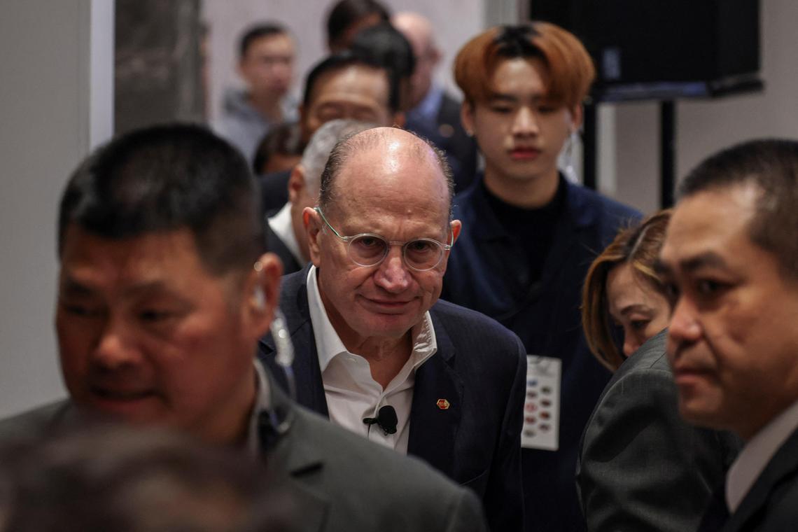杜嘉祺卸任倒计时，汇丰转身之路上的关键一役