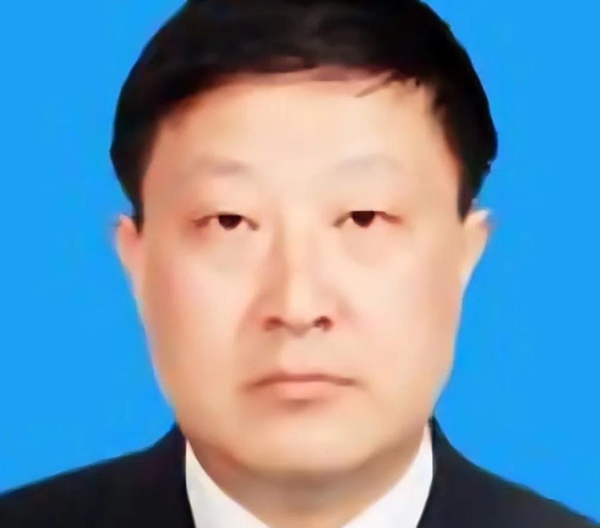 冯建龙被查，金融反腐不设保险箱，权力失范必被清算