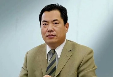 54岁，他接过万亿帝国的权杖，姜志军的稳与变