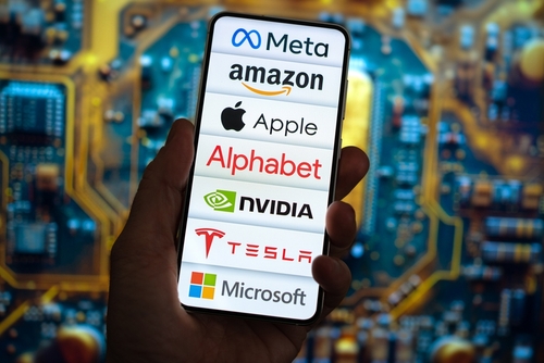 Alphabet引领部分大型科技股走高，财报与AI叙事成市场定心丸